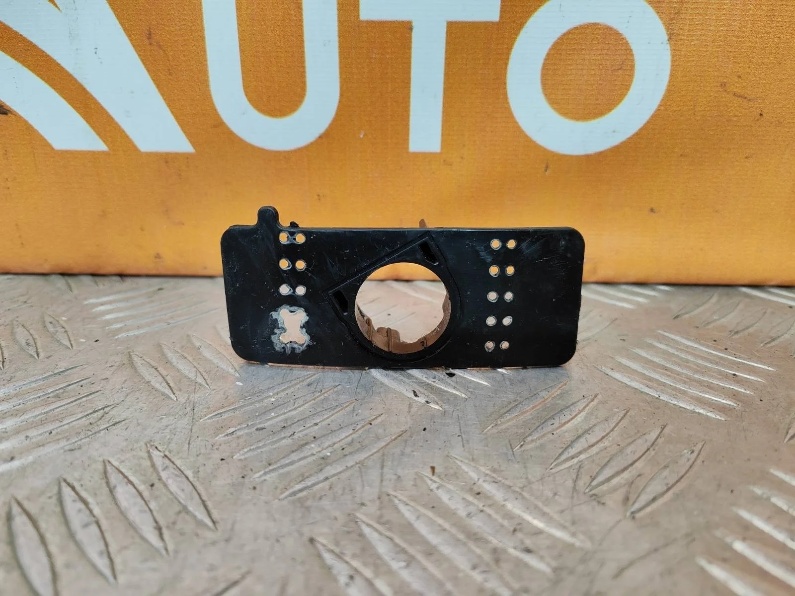 Кронштейн парктроника kia Soul 2019-нв 3