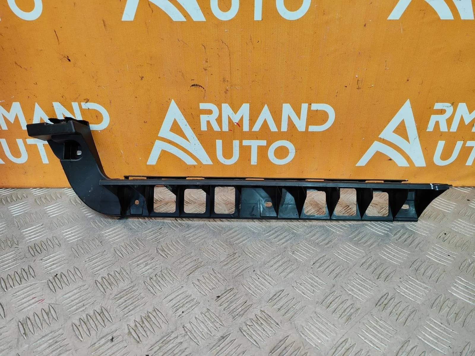 Кронштейн бампера Skoda Octavia 2013-2020 A7 (5E)