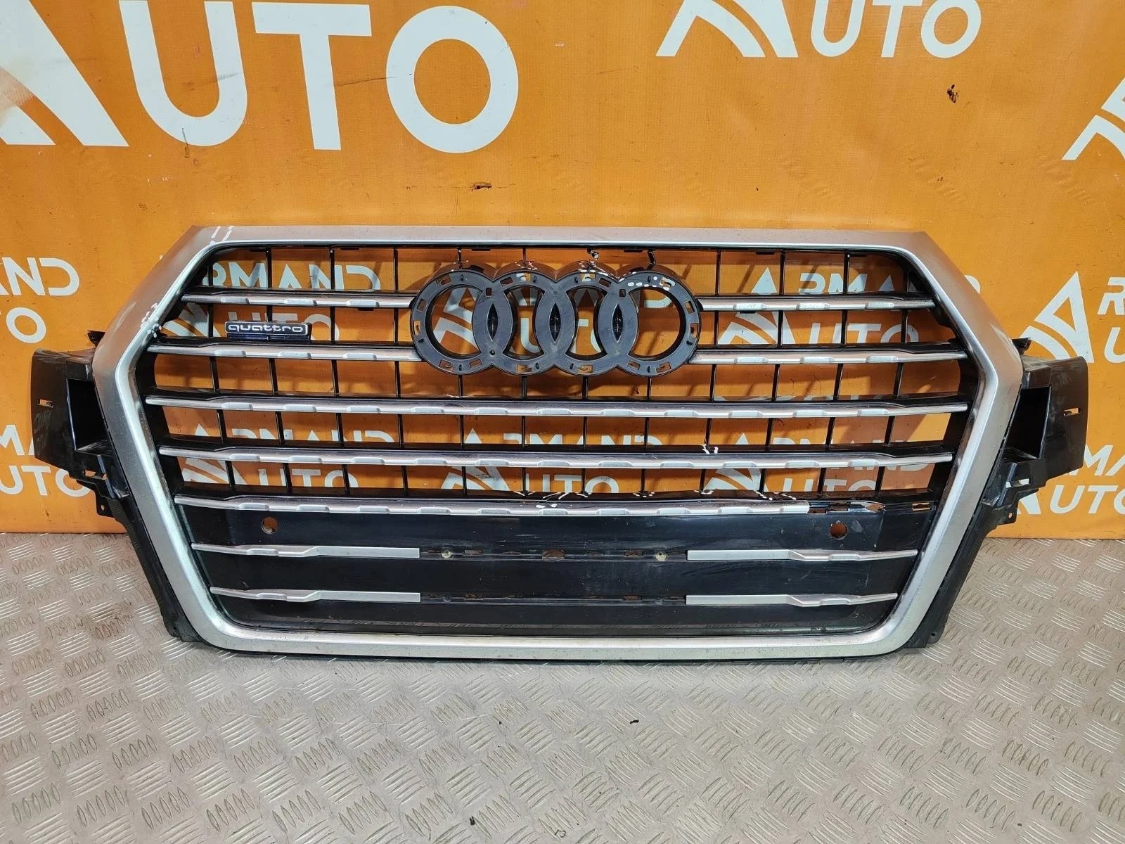 Решетка радиатора Audi Q7 2015-2020 4M