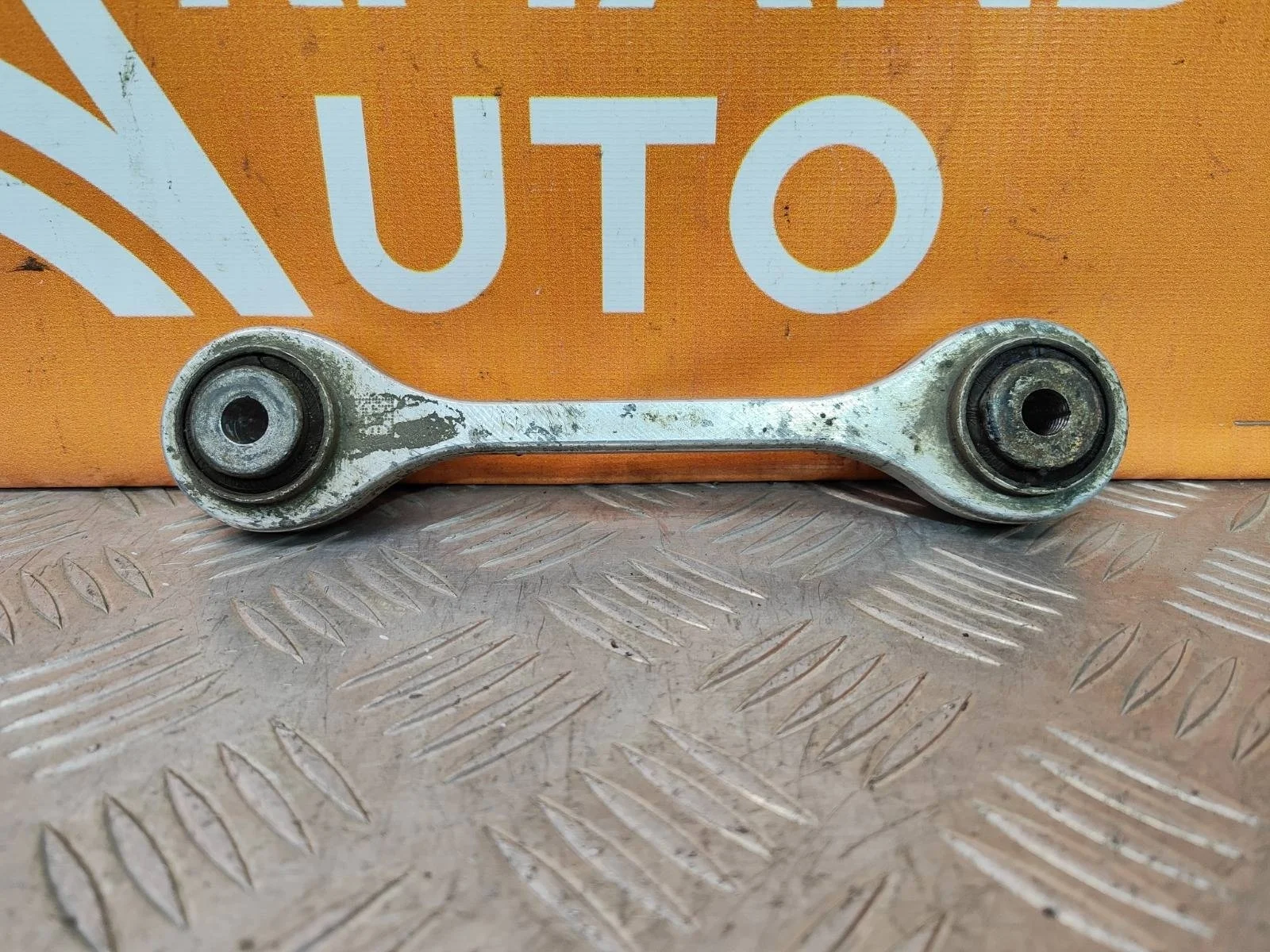 Стойка стабилизатора Audi A4 2011-2015 B8