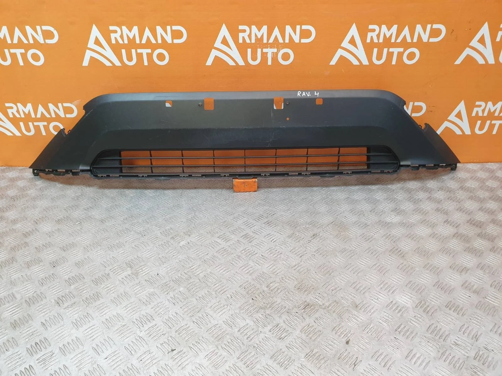 Решетка бампера Toyota RAV4 2018-нв 5 XA50