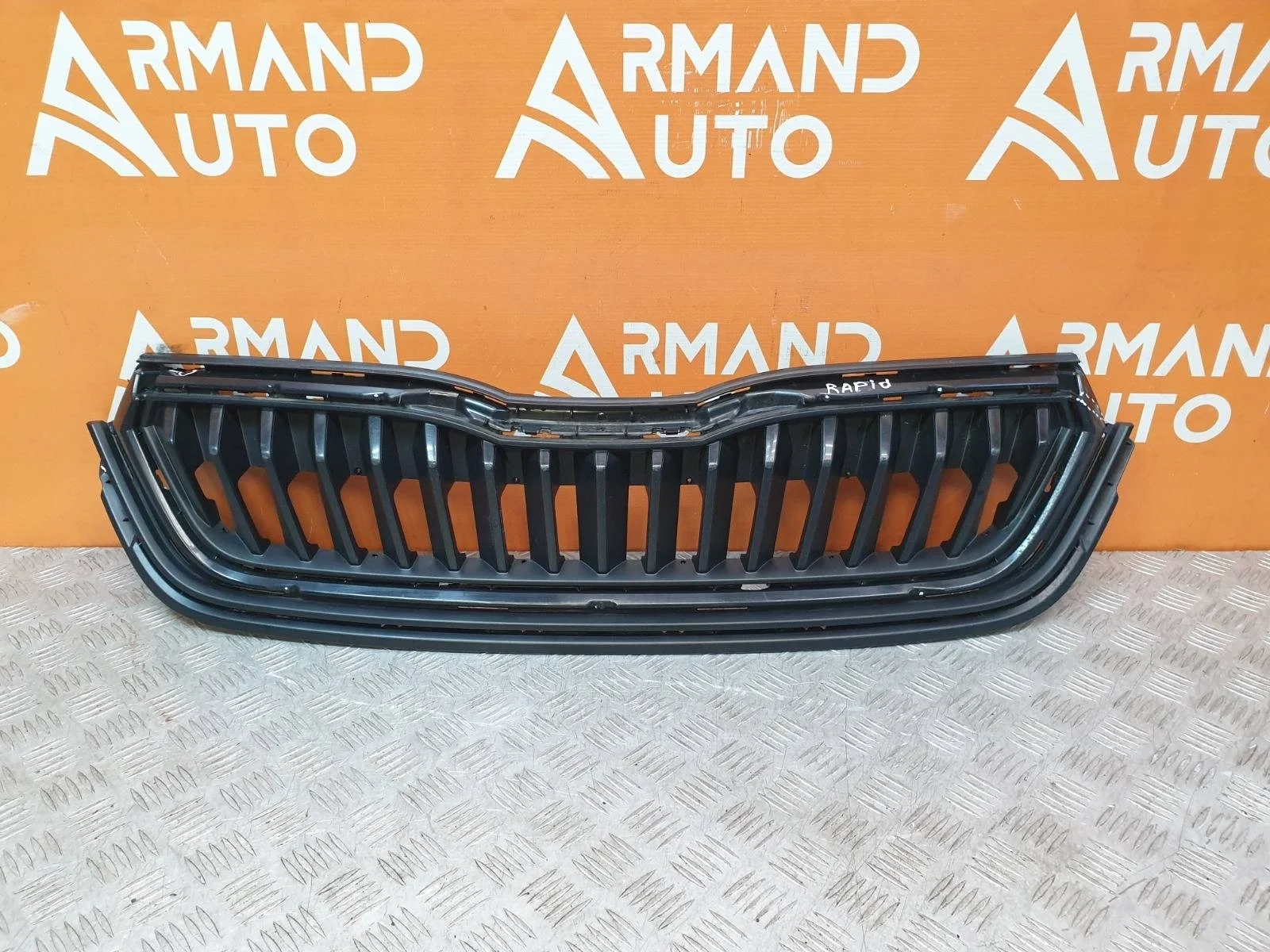 Решетка радиатора Skoda Rapid 2020-нв