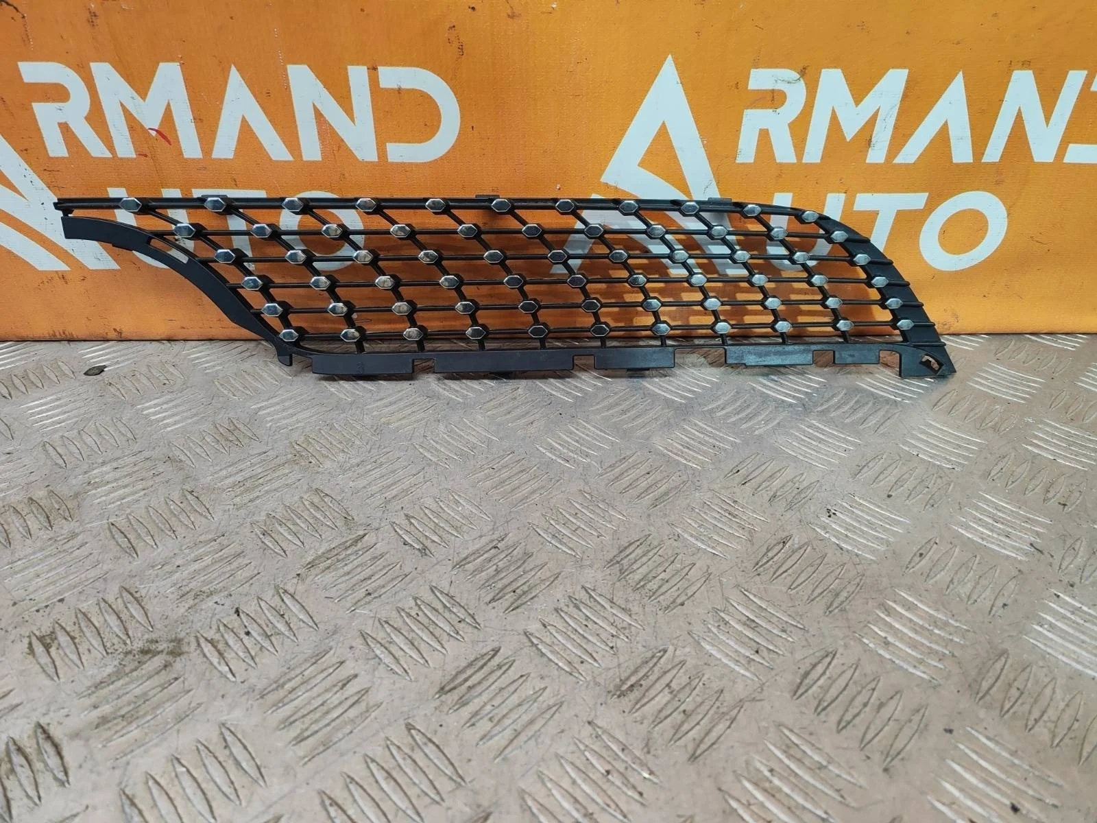 Накладка решетки радиатора верхняя Mercedes CLA-Class 2013-2019 C117