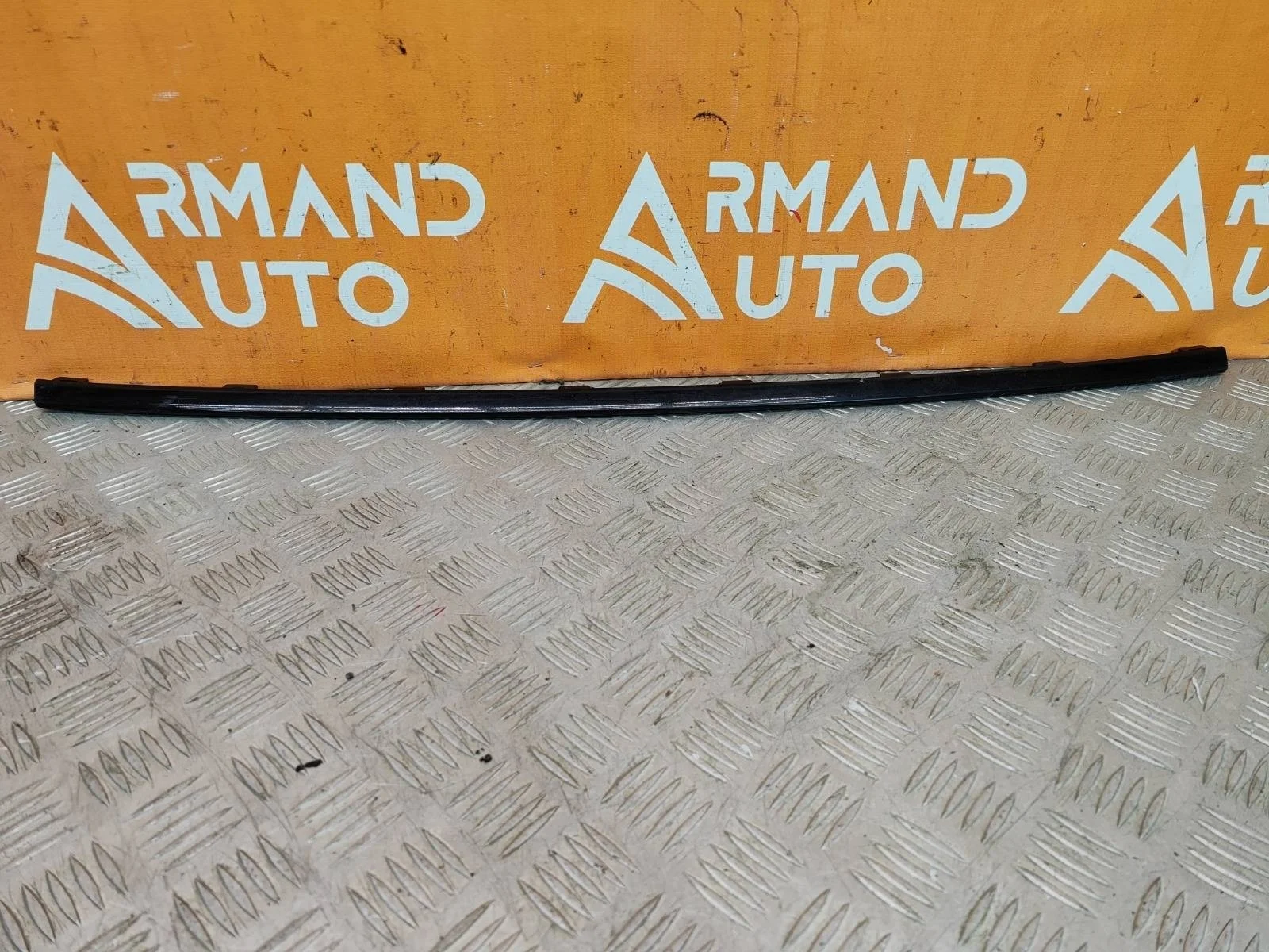 Накладка решетки в бампер Volkswagen Polo 2014-2020 5