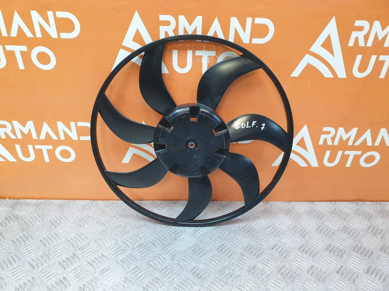 Вентилятор радиатора Volkswagen Golf 2012-2020 7