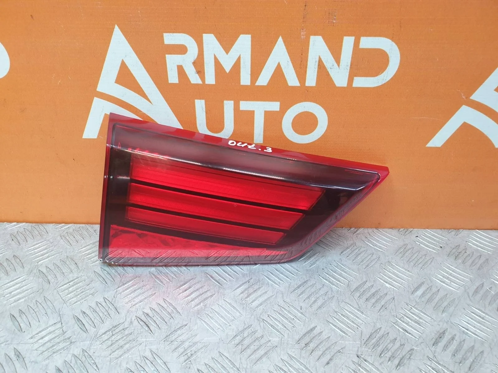 Фонарь внутренний Mitsubishi Outlander 2015-нв 3