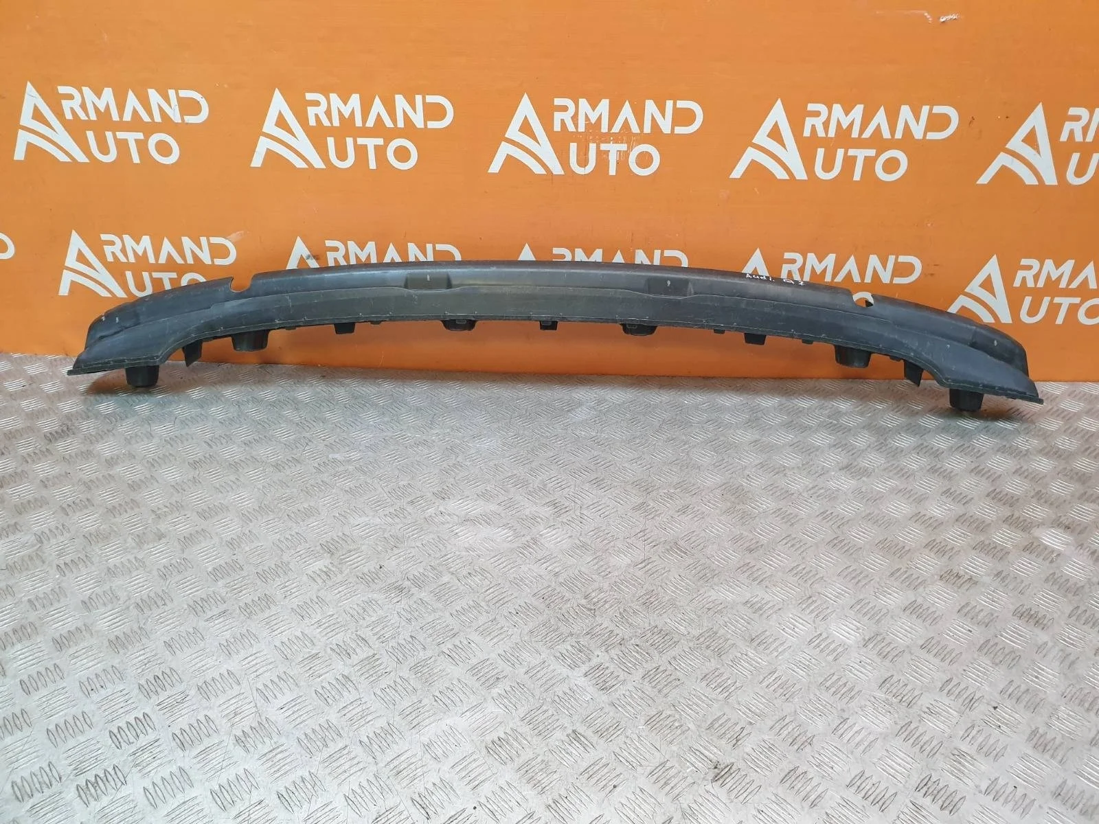 Кронштейн бампера верхний Audi Q7 2015-2020 4M