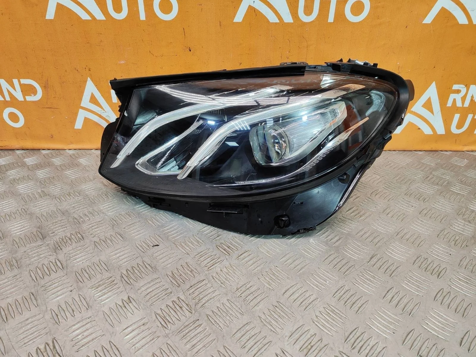 Фара Mercedes -Class 2016-2020 W213, S213, C238