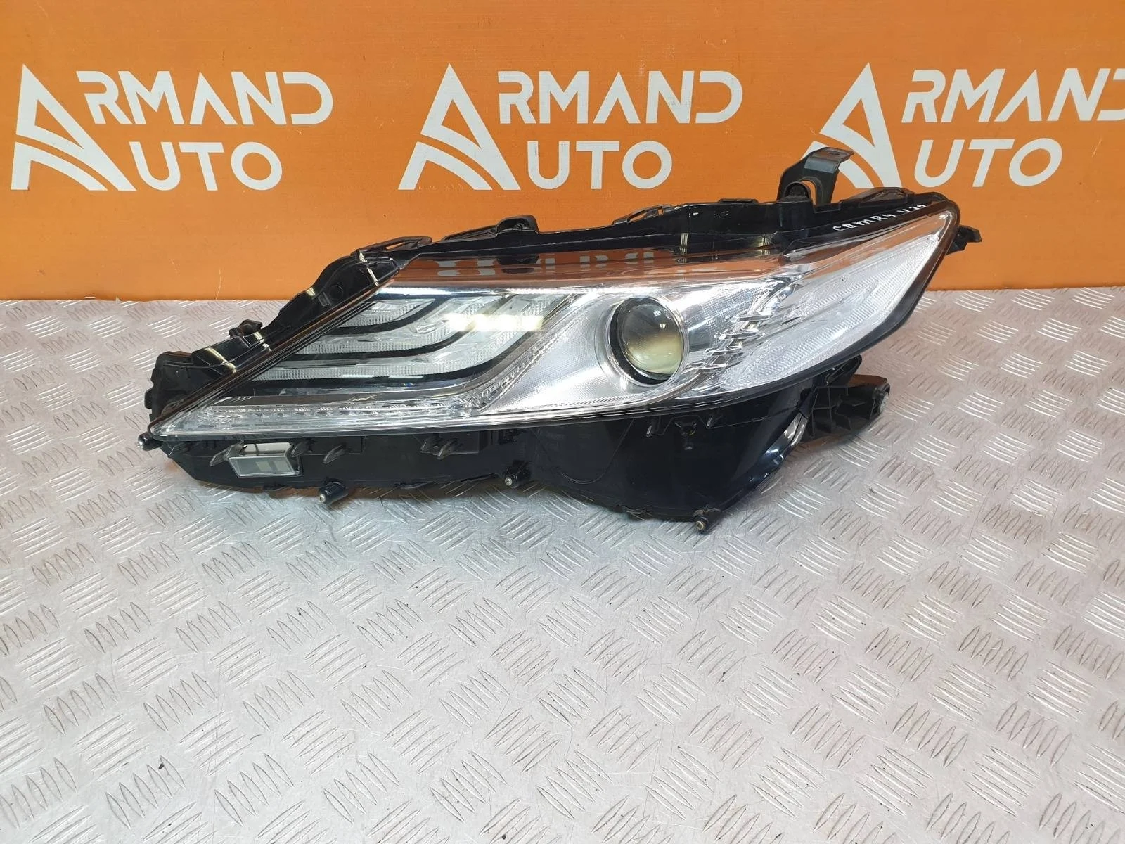 Фара Toyota Camry 2017-2021 8 XV70