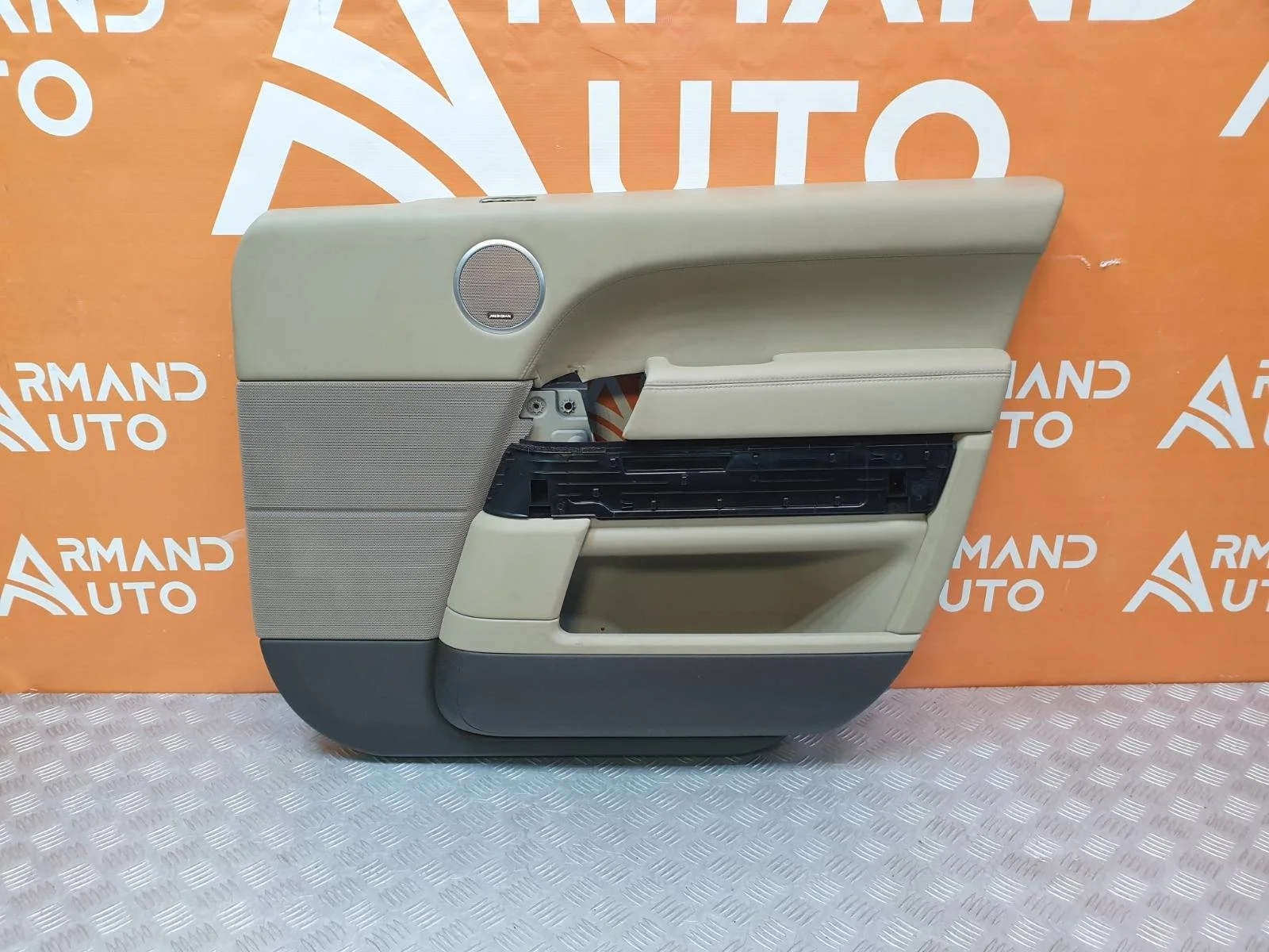 Обшивка двери Land Rover Range 2012-2017 4 L405