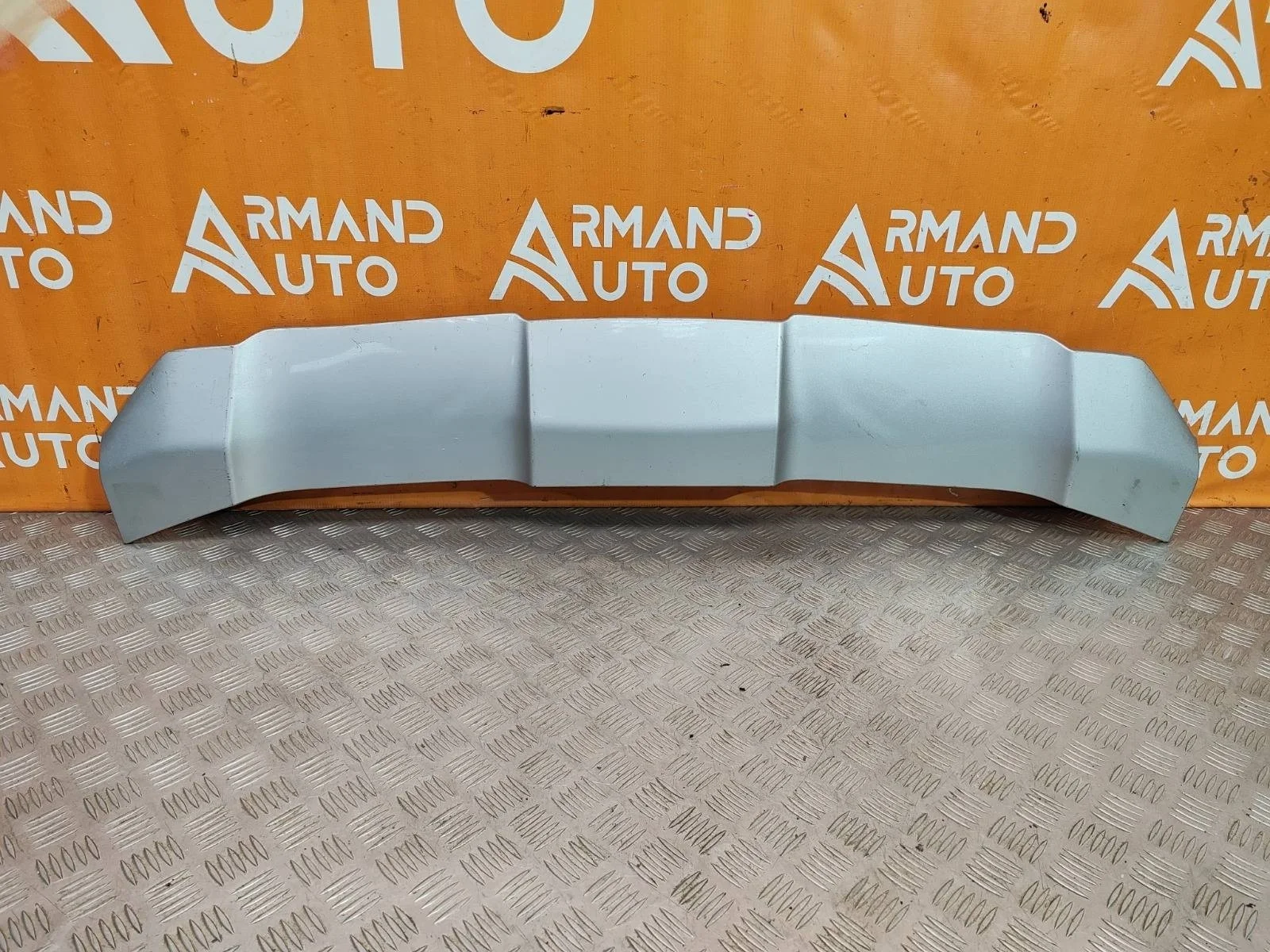 Накладка бампера LEXUS LX 2015-2023 URJ200