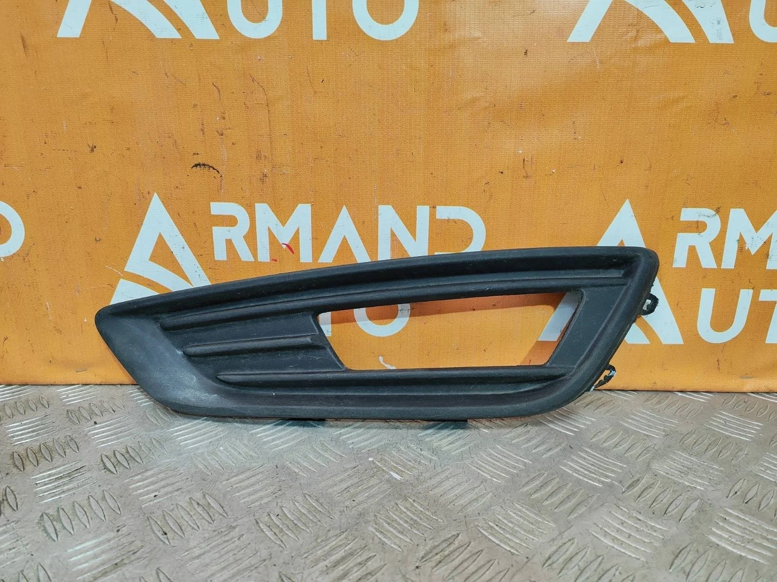 Окантовка птф FORD Focus 2014-2019 3