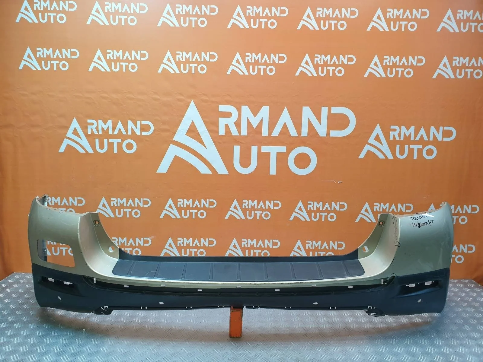 Бампер Toyota Highlander 2010-2013 U40