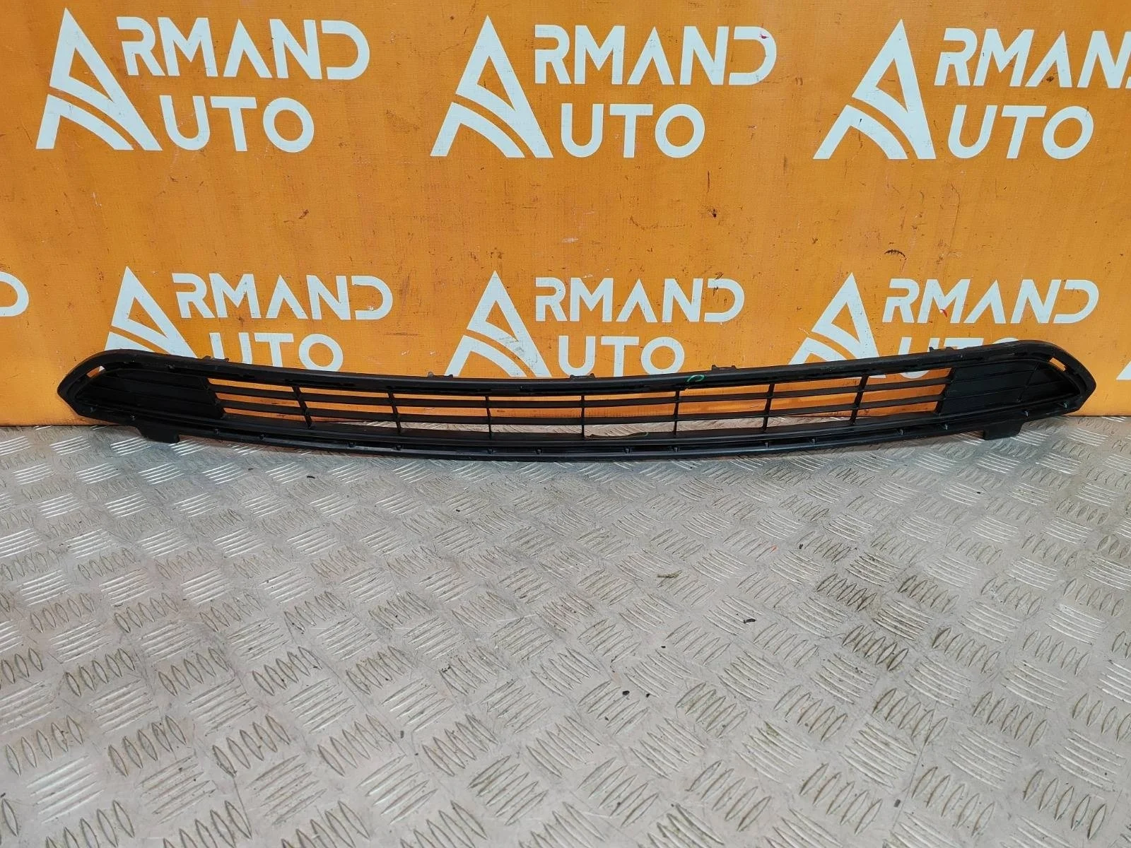 Решетка бампера Toyota RAV4 2015-2019 CA40