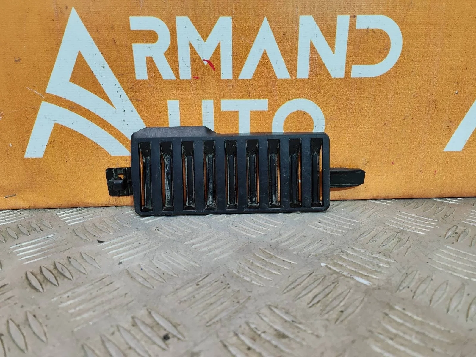 Накладка кожуха замка капота Toyota RAV4 2018-нв 5 XA50