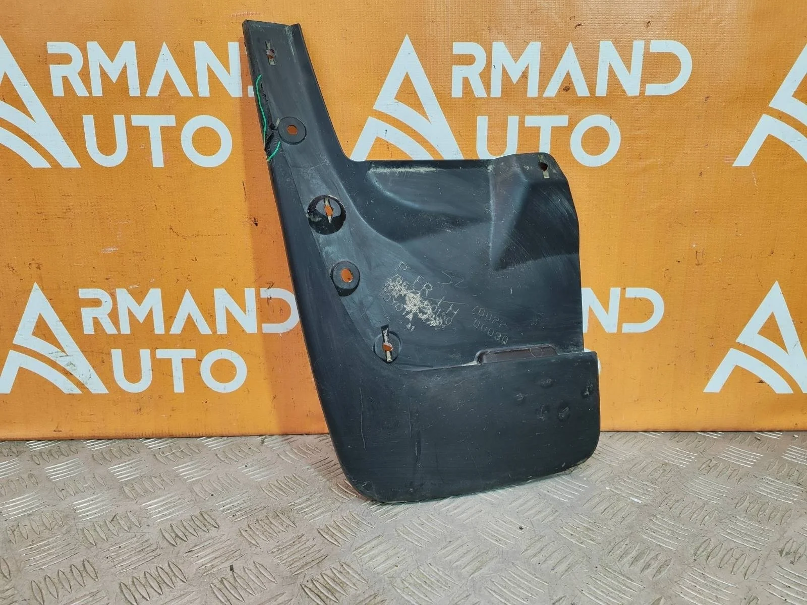 Брызговик Toyota Land Cruiser Prado 2009-нв 150