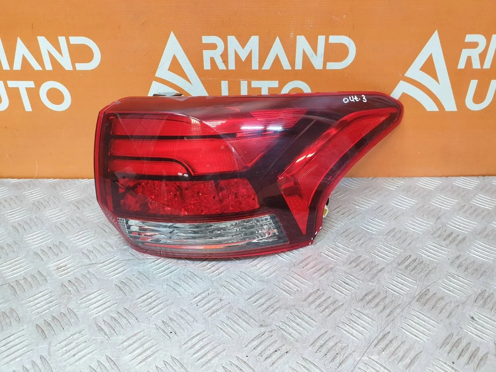 Фонарь внешний Mitsubishi Outlander 2015-нв 3