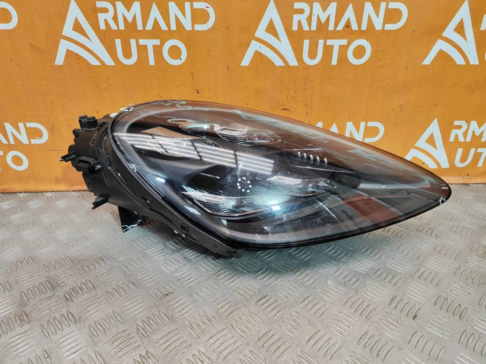 Фара Porsche Cayenne 2017-нв 3 PO536