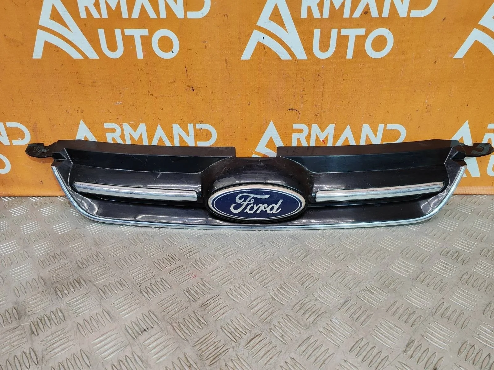 Решетка радиатора Ford C-Max 2010-2015