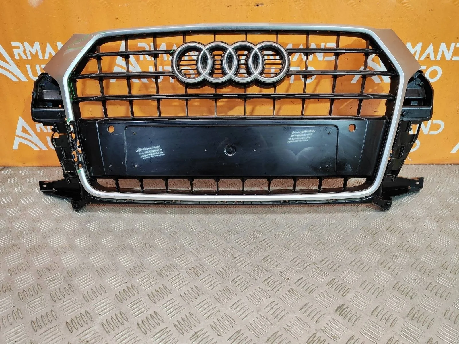 Решетка радиатора Audi Q3 2014-2018 8U