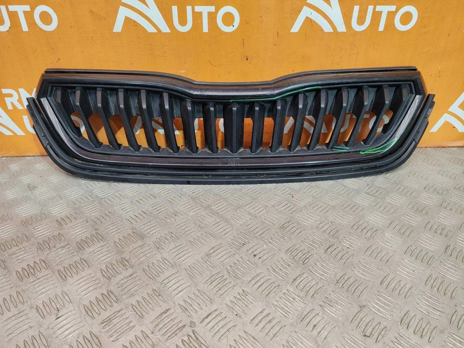 Решетка радиатора Skoda Rapid 2020-нв