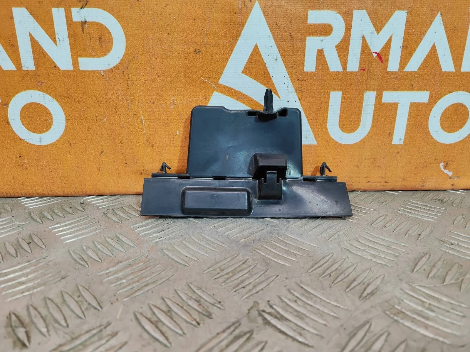 Кронштейн радиатора Renault Kaptur 2016-нв