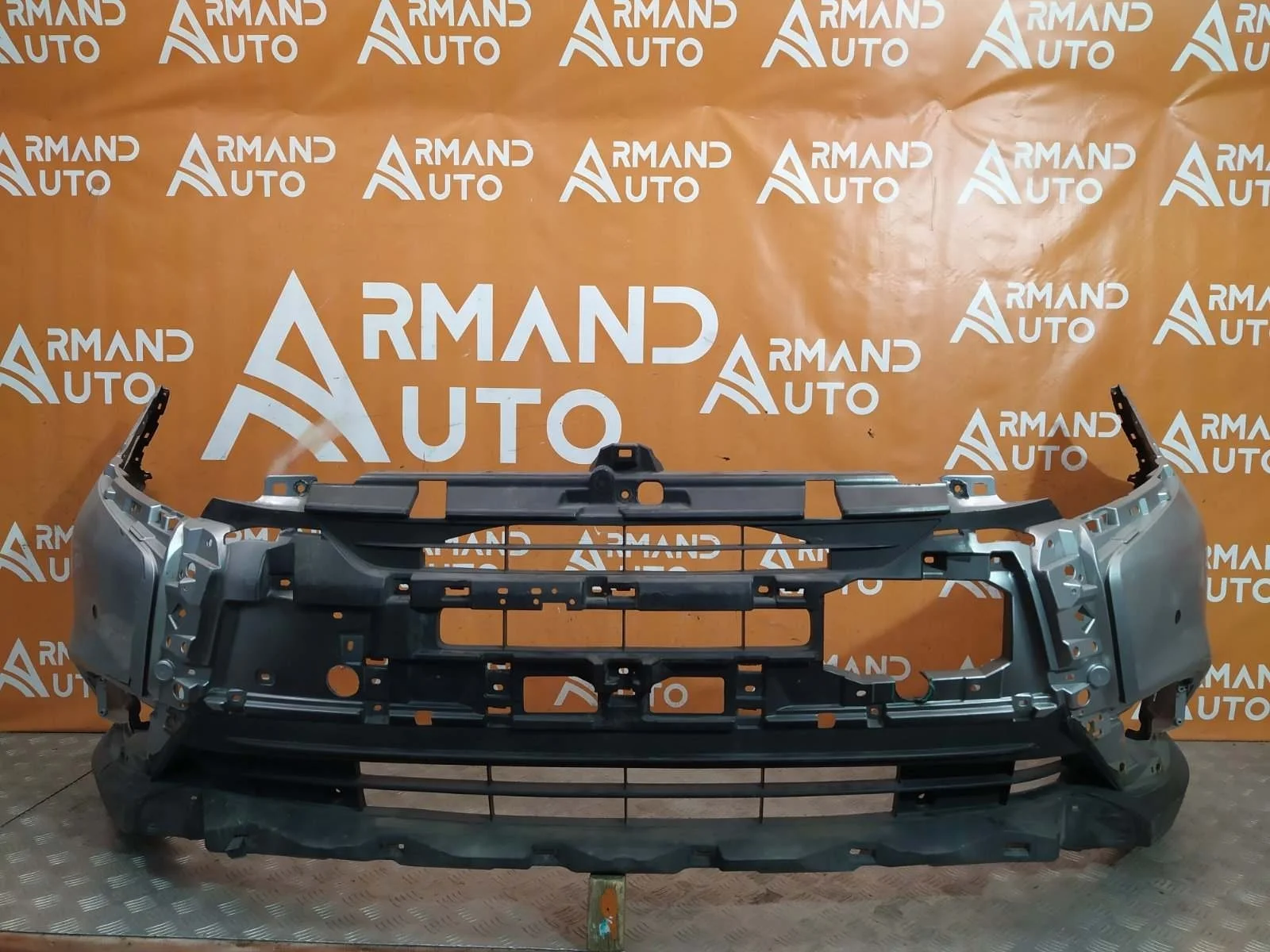 Бампер Mitsubishi Outlander 2015-2018 3