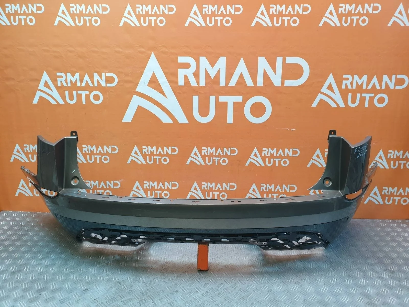 Бампер LAND ROVER Range Velar 2017-нв L560