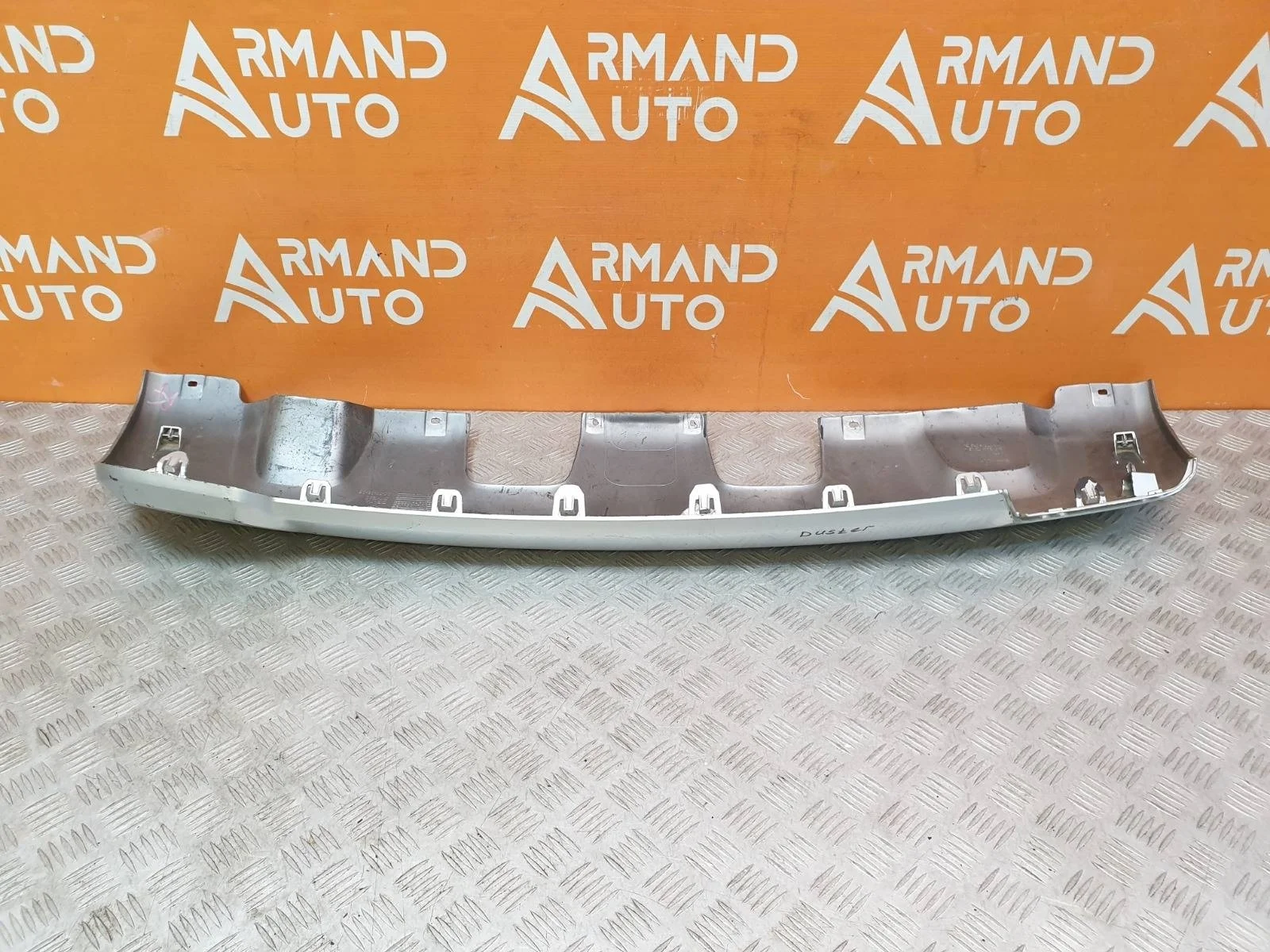 Накладка бампера Renault Duster 2015-2021