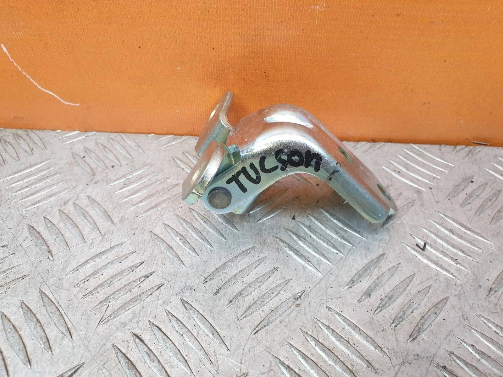 Петля двери нижняя Hyundai Solaris 2017-нв