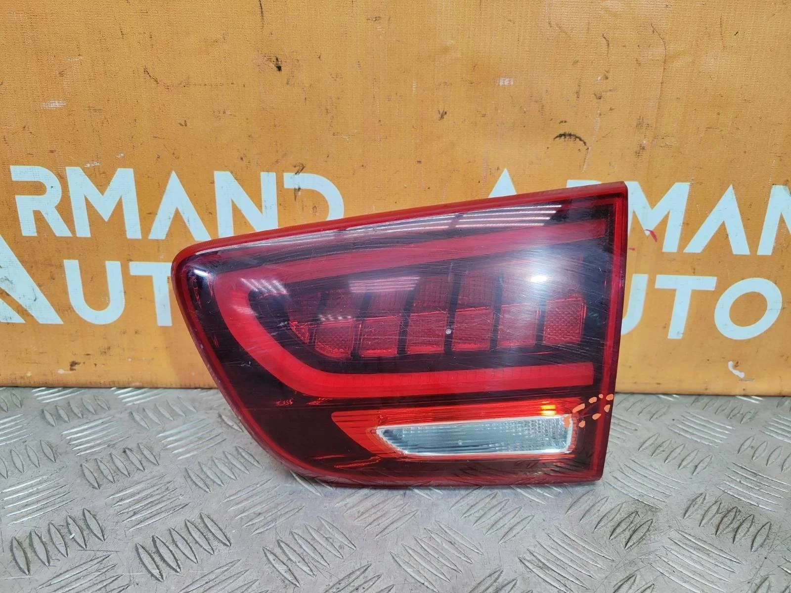 Фонарь внутренний Kia Sorento 2017-2020 3 Prime UM