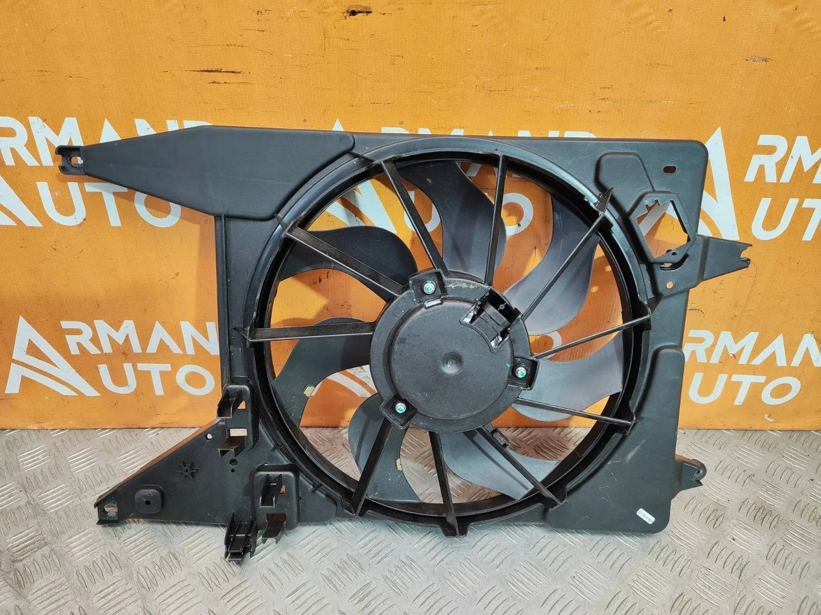 Диффузор вентилятора Renault Sandero 2009-2014