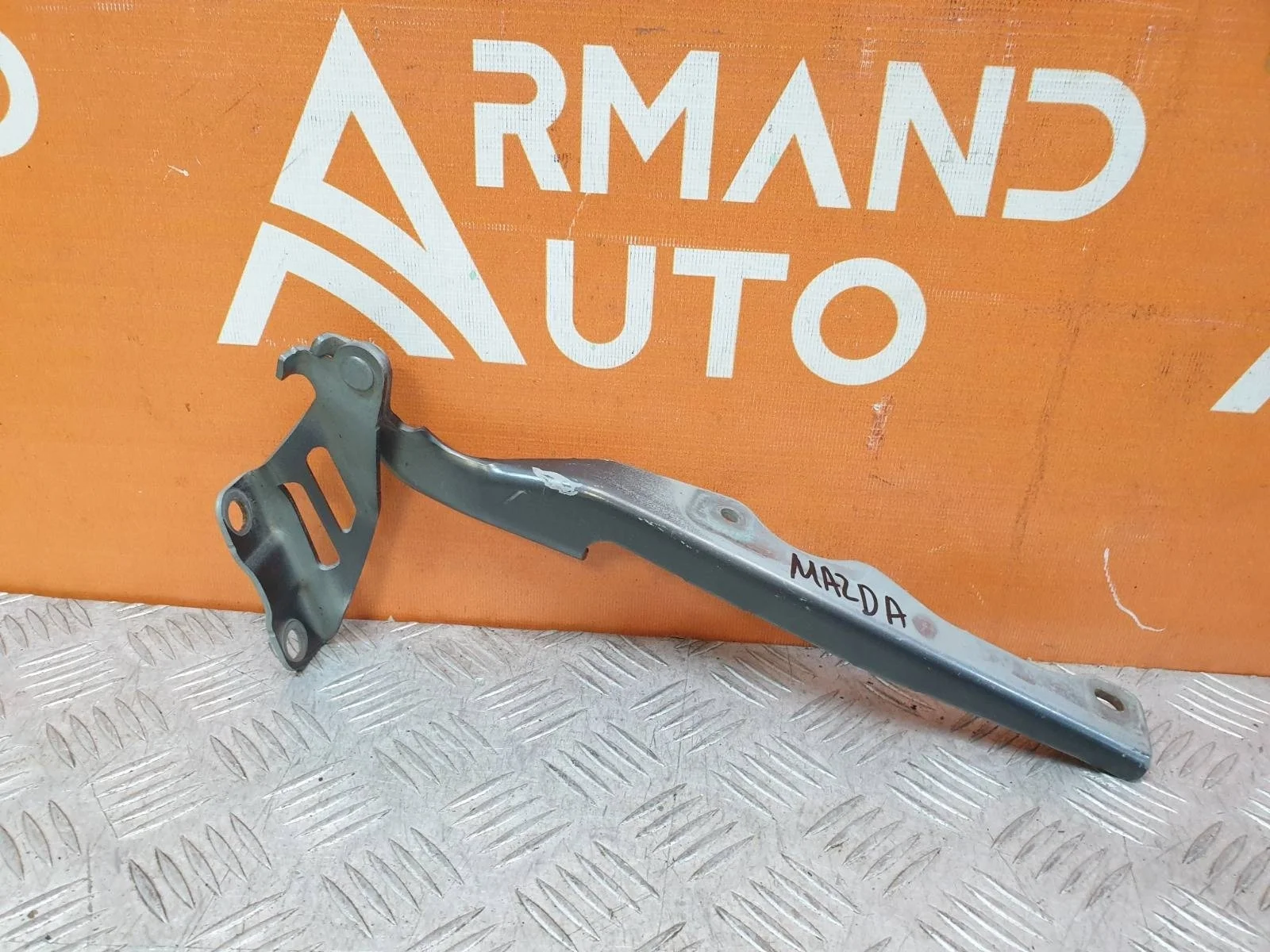 Петля капота Mazda CX-5 2017-нв
