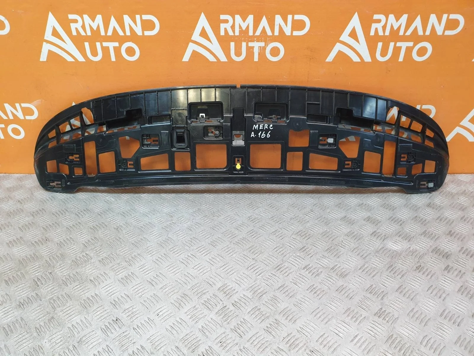 Кронштейн накладки двери багажника Mercedes ML GLE-Class 2011-2018 W166