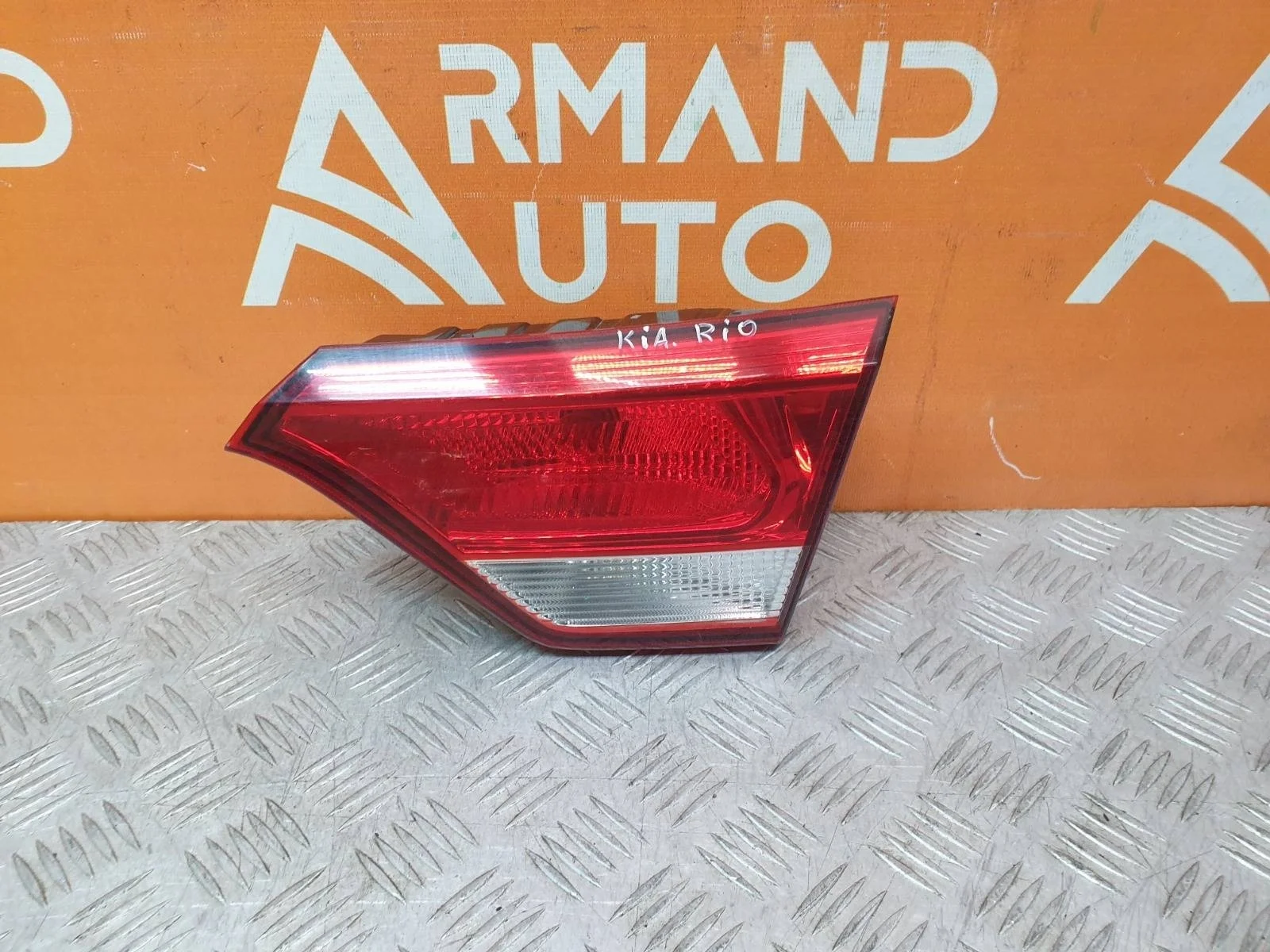 Фонарь внутренний Kia Rio 2017-2020 4 FB
