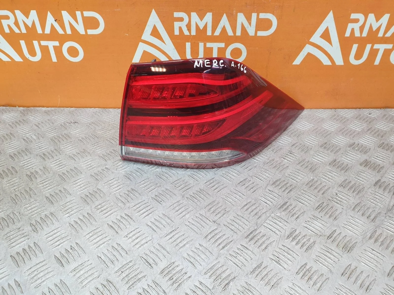 Фонарь внешний Mercedes ML GLE-Class 2015-2018 W166