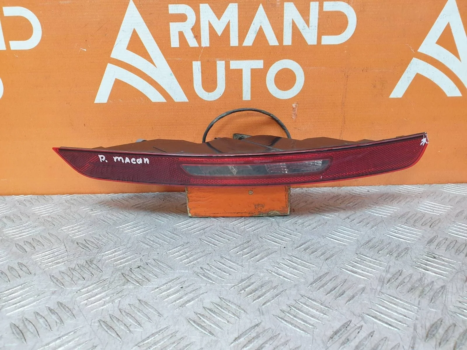 Фонарь противотуманный Porsche Macan 2014-нв 95b