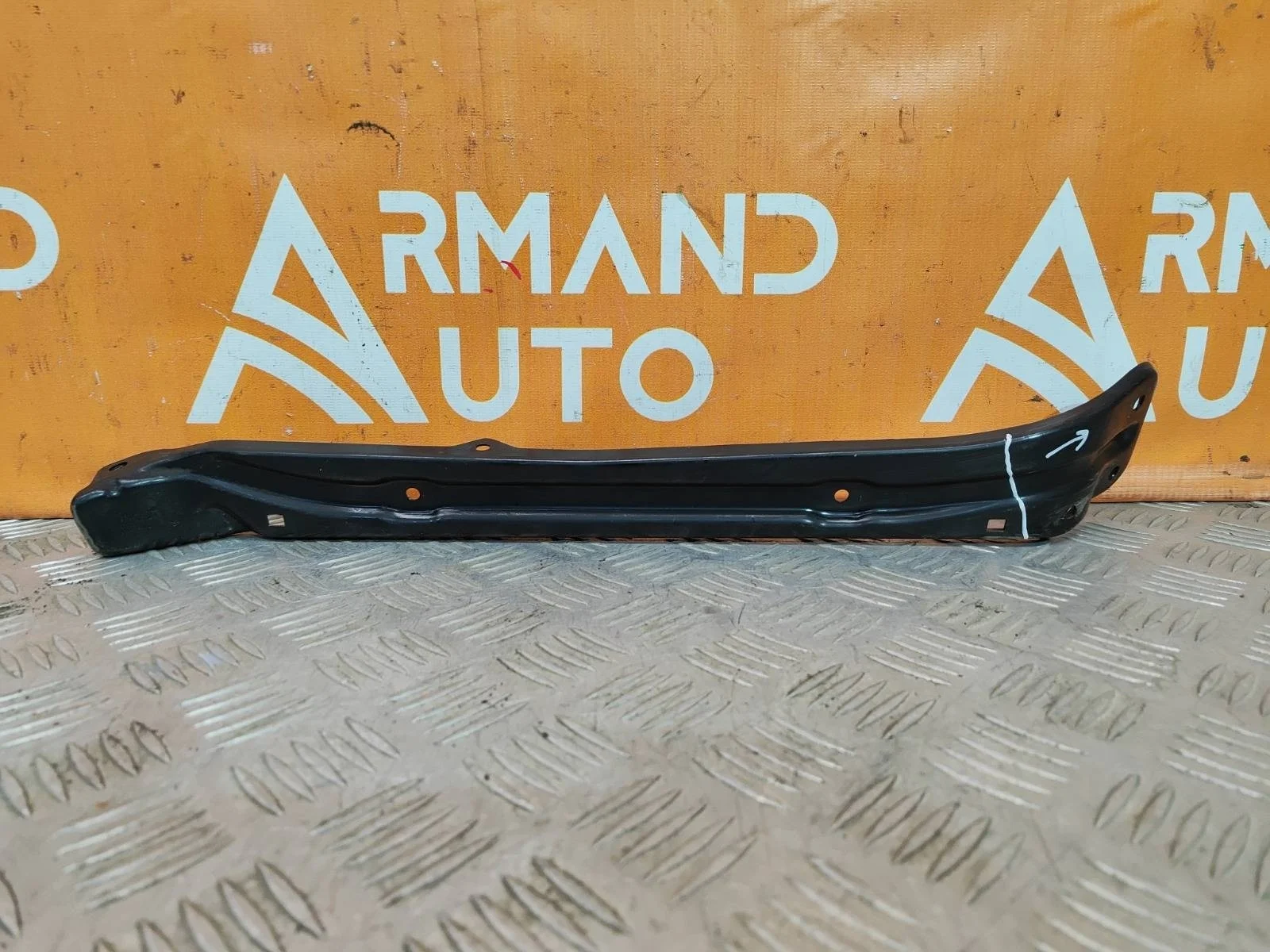 Кронштейн панели радиатора Skoda Kodiaq 2016-нв