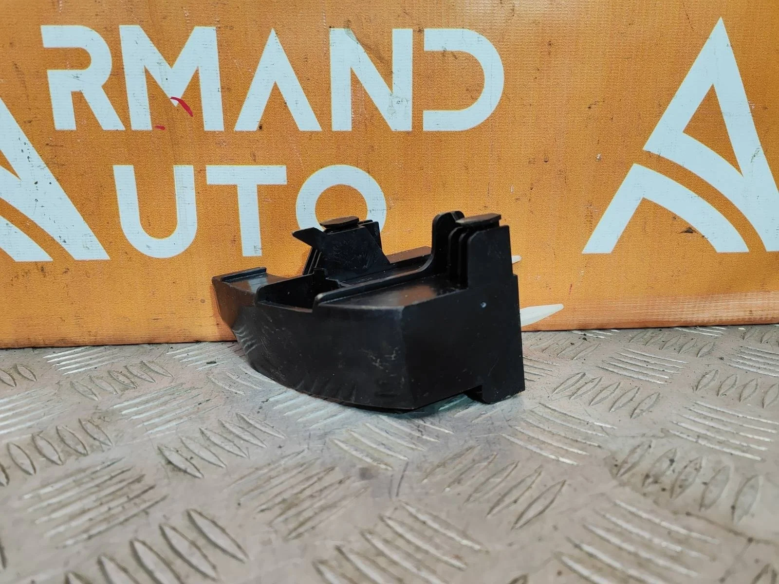 Кронштейн бампера Toyota Land Cruiser 2007-2021