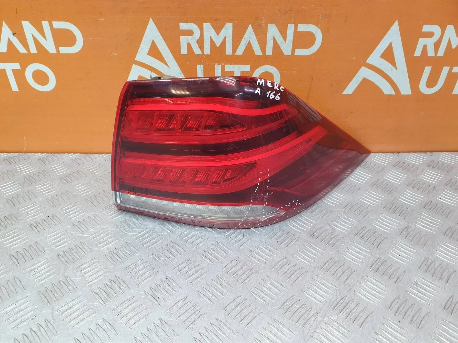 Фонарь внешний Mercedes ML GLE-Class 2015-2018 W166