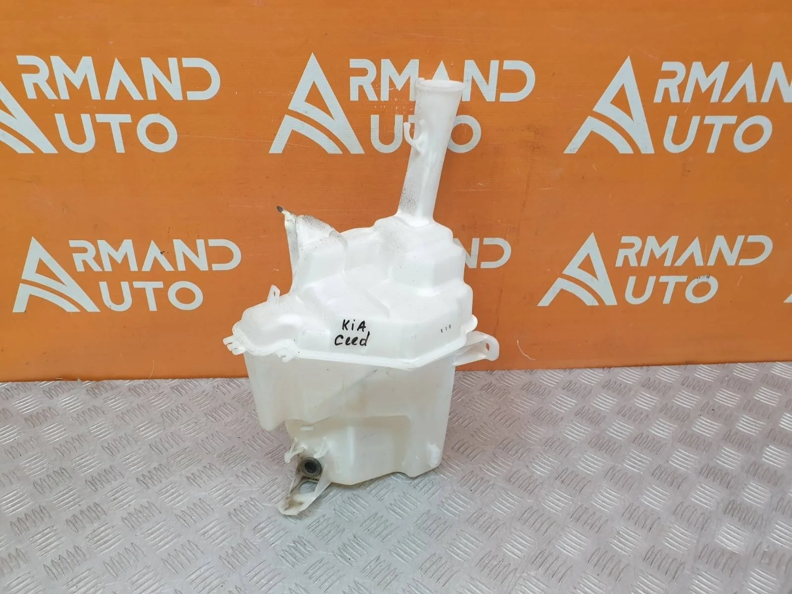 Бачок стеклоомывателя Kia Ceed 2012-2018 JD