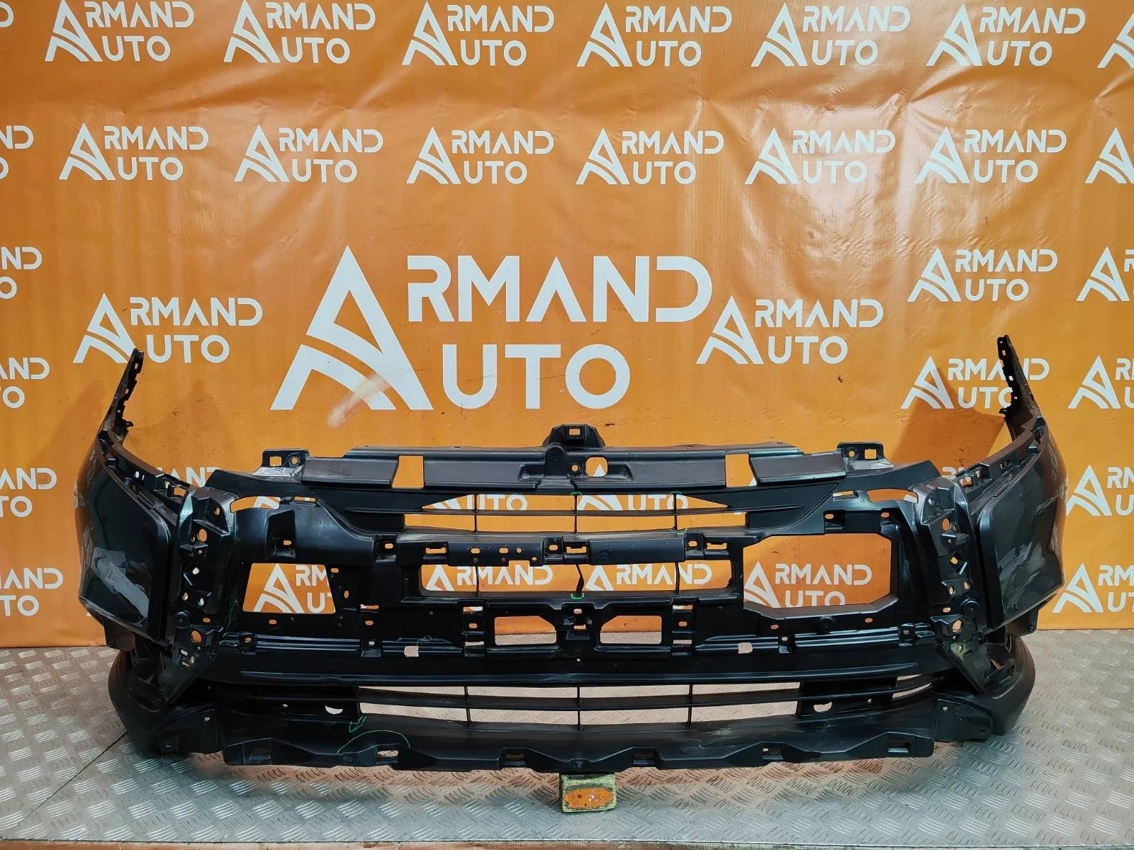 Бампер Mitsubishi Outlander 2018-нв 3