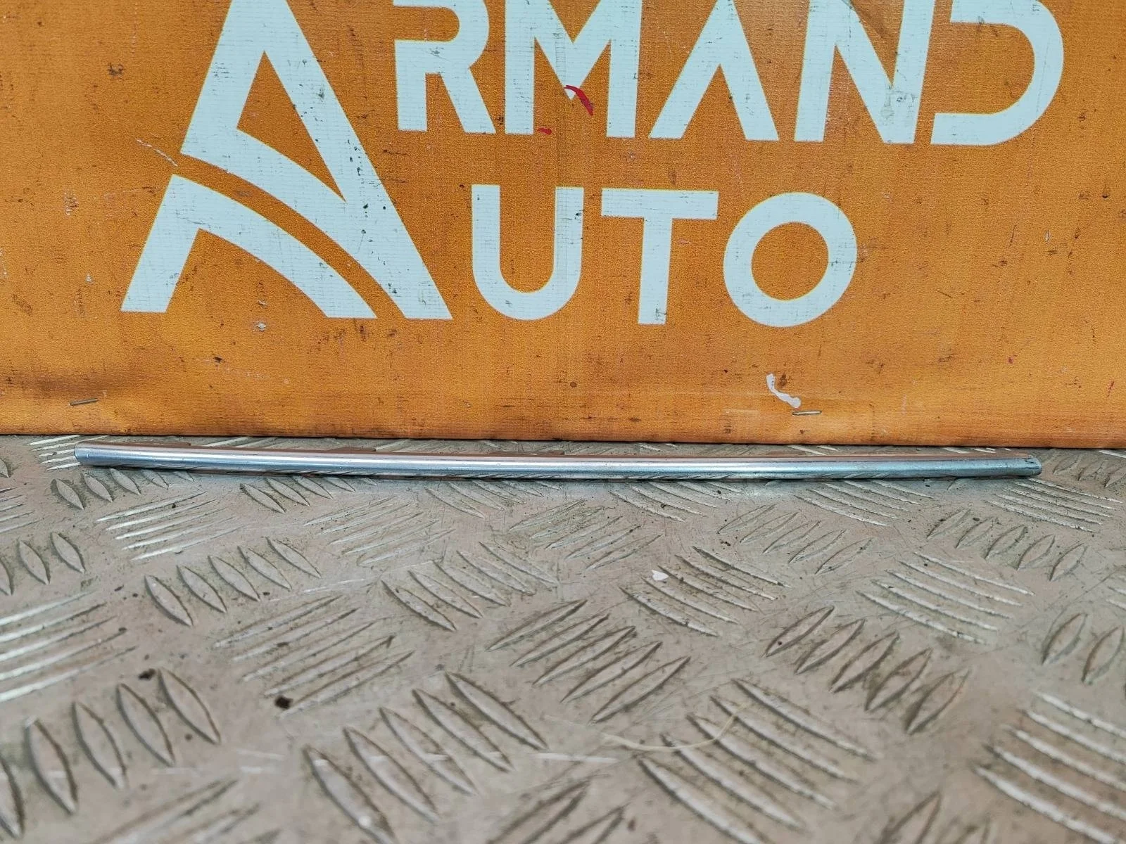 Накладка решетки радиатора нижняя Volkswagen Polo 2009-2015