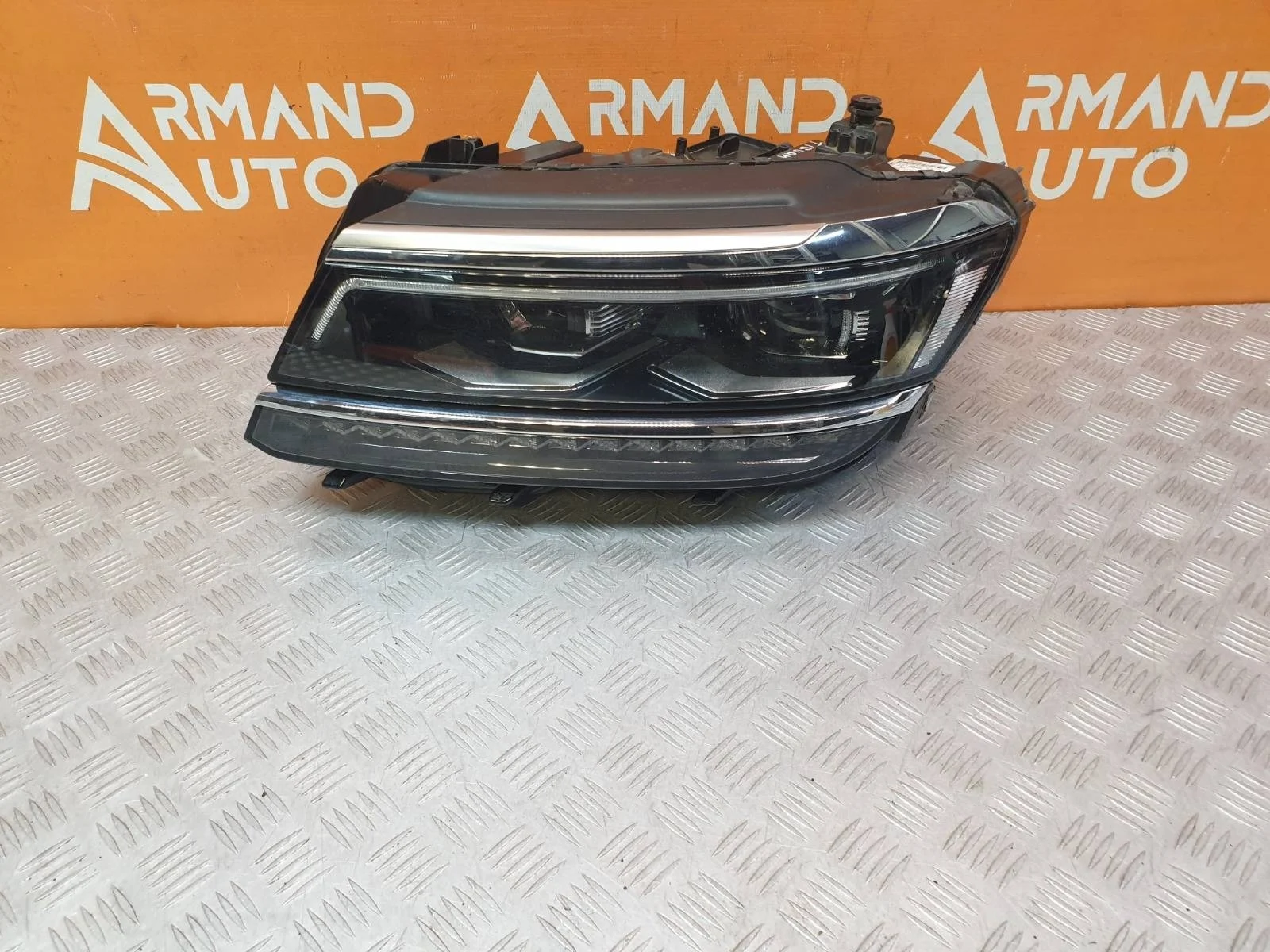 Фара Volkswagen Tiguan 2016-2020