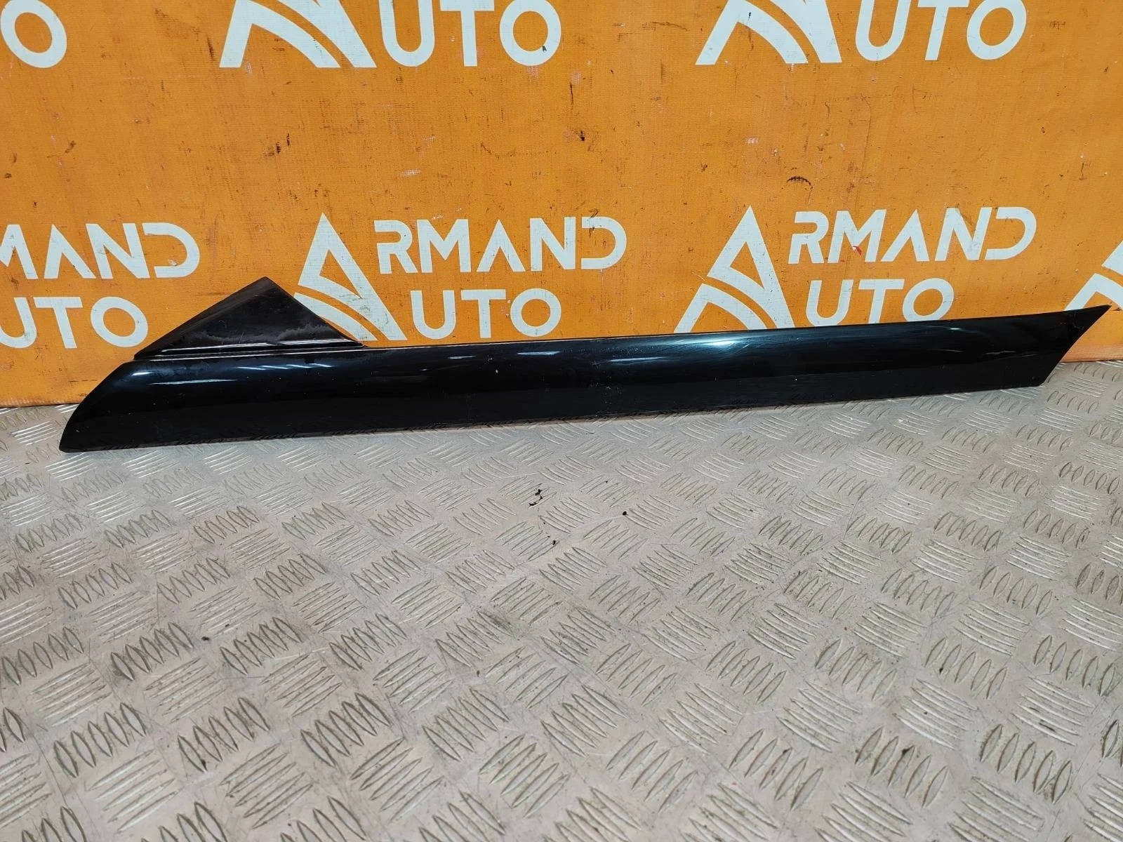 Накладка лобового стекла Ford Explorer 2010-2019 5 U502