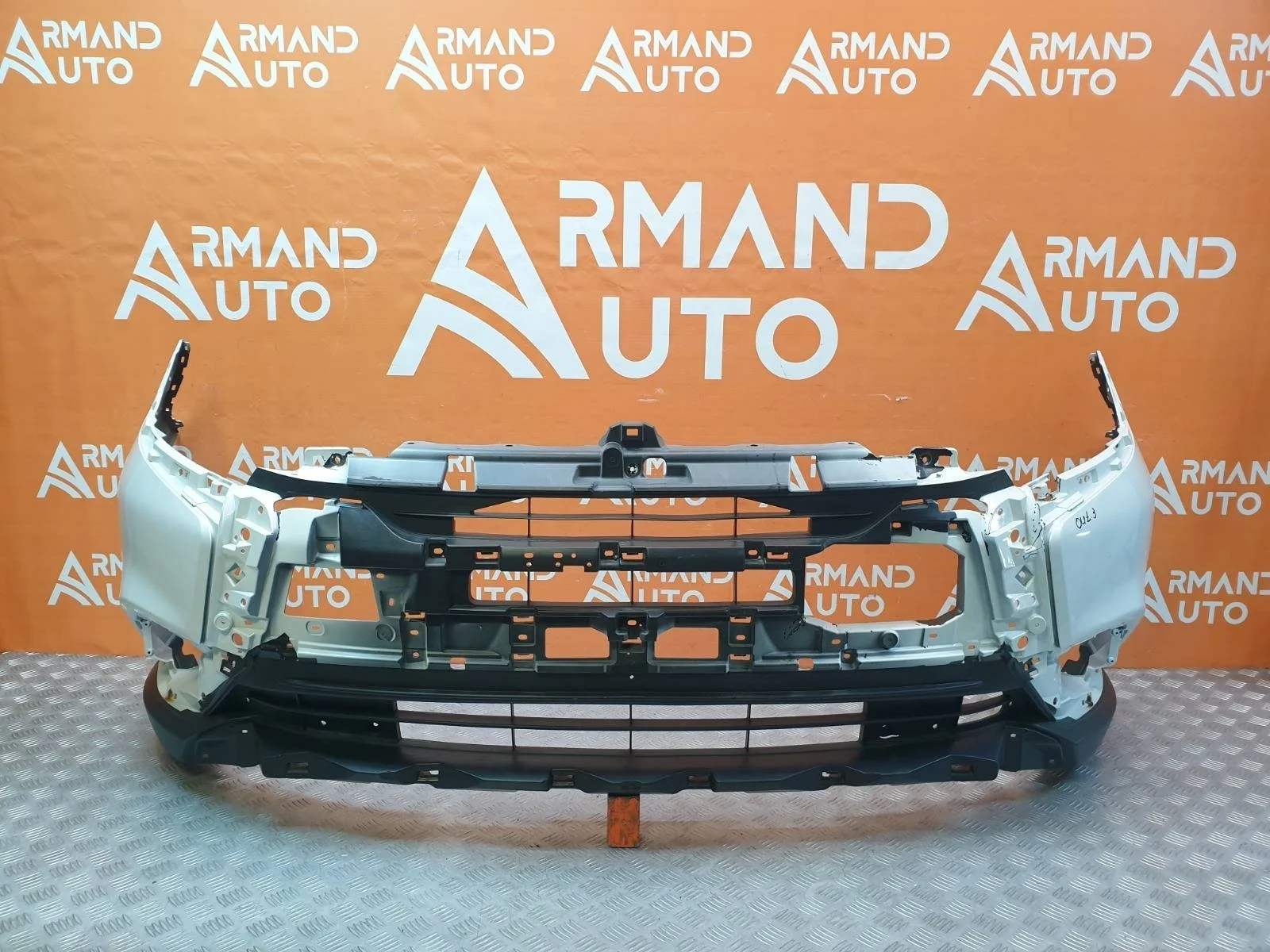Бампер Mitsubishi Outlander 2018-нв 3