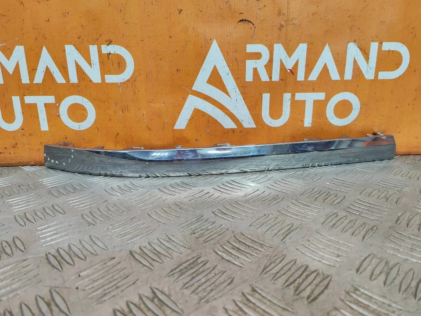 Накладка бампера Volkswagen Touareg 2014-2018