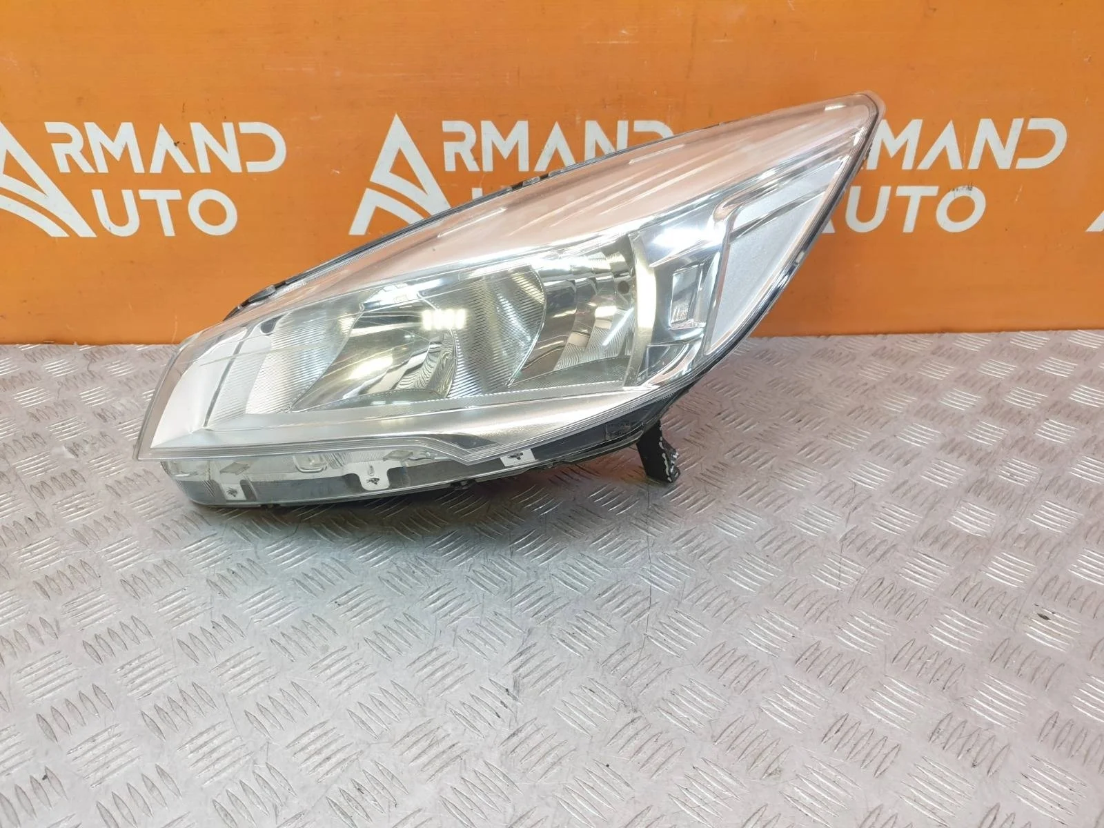 Фара Ford Kuga 2012-2016 CBS