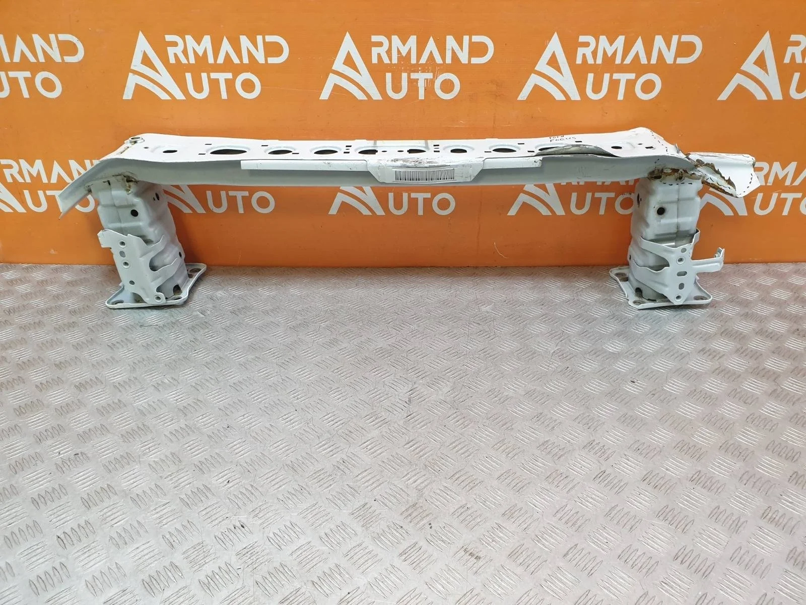 Усилитель бампера Ford Focus 2011-2019 3