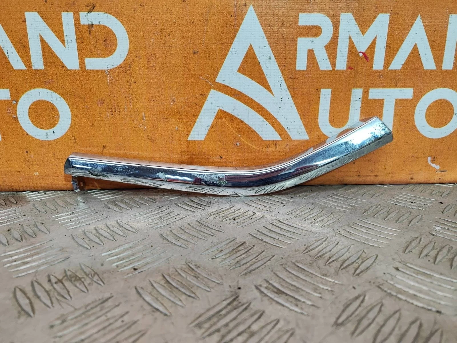 Накладка бампера Mitsubishi Outlander 2015-нв 3